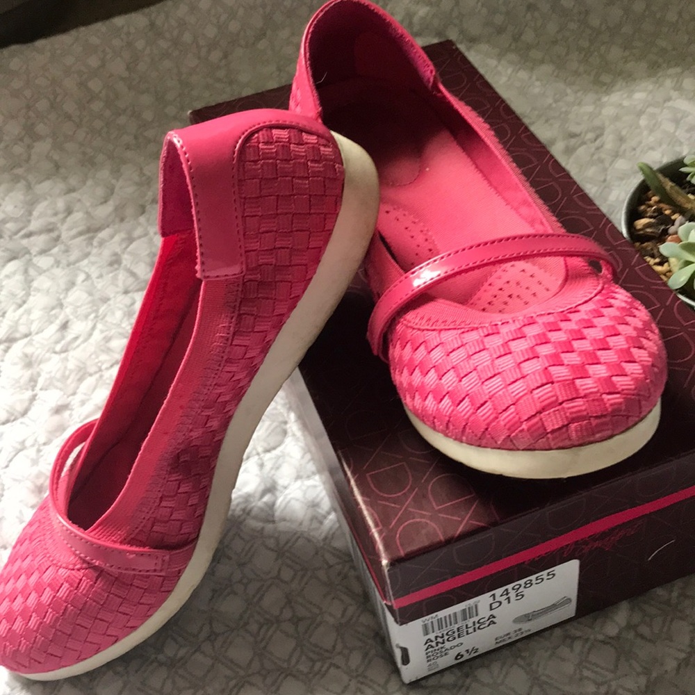 Dexflex comfort size 6 1/2 pink flats